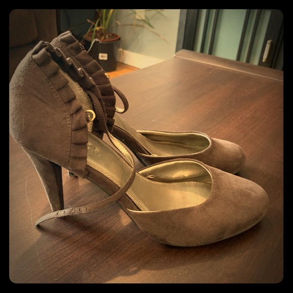 Shoes - Picture 1 of 1